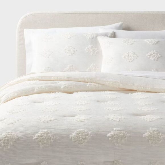 Open Box - Threshold - King Tufted Diamond Crinkle Comforter and Sham Set Ivory - Picture 1 of 4